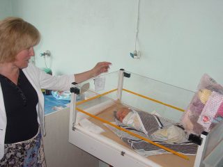 Л. Лонюк в неонатальному центрі