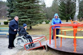 Фонд І. Палиці "Тільки разом" спонсорував майданчик для дітей з обмеженими можливостями