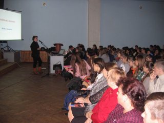 Луцький педагогічний колледж Молодіжна акція "Відповідальність починається з мене"