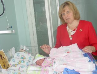 Л. Лонюк в неонатальному центрі