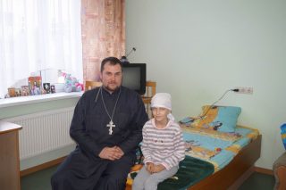 Отець Юрій в онкогематологічному відділенні