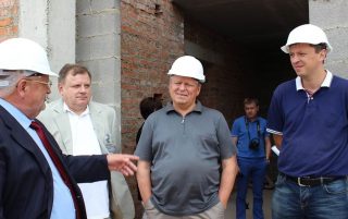 Ознайомчий візит голови Волинської облдержадміністрації Бориса Клімчука на будівництво Волинського перинатального центру Ознайомчий візит голови Волинської облдержадміністрації Бориса Клімчука на будівництво Волинського перинатального центру