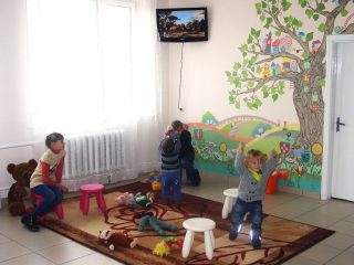 "А мені тут подобається!" - Хол поліклініки після ремонту "А мені тут подобається!" - Хол поліклініки після ремонту