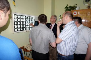 Обговорення пацієнта з черепно-мозковою травмою у відділенні анестезіології Обговорення пацієнта з черепно-мозковою травмою у відділенні анестезіології