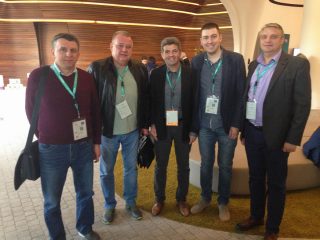 Провідний спеціаліст по дитячій робото-хірургії Франції проф. Лорен Фуркад (третій зліва) з хірургами ВОДТМО Провідний спеціаліст по дитячій робото-хірургії Франції проф. Лорен Фуркад (третій зліва) з хірургами ВОДТМО