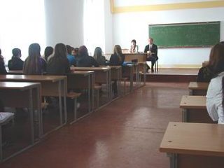 Тренінг для студентів "Збереження репродуктивного здоров’я – запорука щасливого сімейного життя" у Волинському технікумі Національного університету харчових технологій