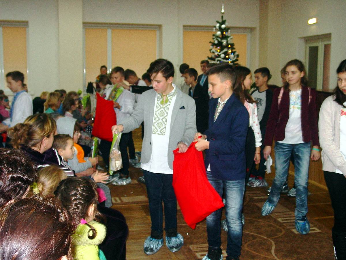 Благодійна акція “Миколай про тебе не забуде” в обласній дитячій клінічній лікарні