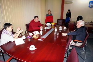 Зліва направо: Л. Видиборець, С. Ляшенко, Т. Віговська, проф. В. Вертелецький Зліва направо: Л. Видиборець, С. Ляшенко, Т. Віговська, проф. В. Вертелецький