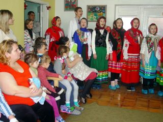Фольклорний ансамбль “Зоряниця” Фольклорний ансамбль “Зоряниця”
