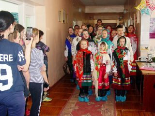 Фольклорний ансамбль “Зоряниця” Фольклорний ансамбль “Зоряниця”