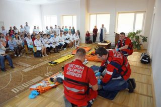 Удосконалюємо практичні навики по невідкладній допомозі Удосконалюємо практичні навики по невідкладній допомозі