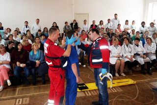 Удосконалюємо практичні навики по невідкладній допомозі Удосконалюємо практичні навики по невідкладній допомозі