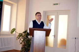 Виступає Л. Дубей