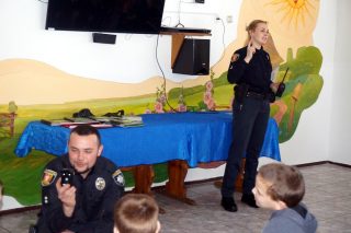 Патрульна поліція про особисту безпеку дітей Патрульна поліція про особисту безпеку дітей