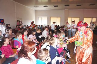 Весела розвага клоунів