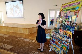 Працівники бібліотеки під час зустрічі Працівники бібліотеки під час зустрічі