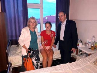 Фото з пацієнтами після операцій Фото з пацієнтами після операцій