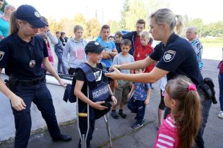Патрульна поліція про безпечну поведінку