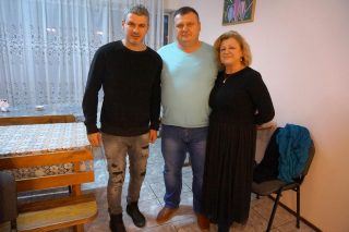 Зліва направо: Арсен Мірзоян, Сергій Ляшенко (генеральний директор ВОДТМО), Тетяна Комшук (директор Ківерцівського медичного училища)