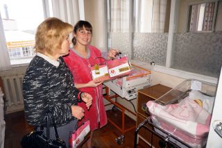 Людмила Лонюк в неонатальному центрі Людмила Лонюк в неонатальному центрі