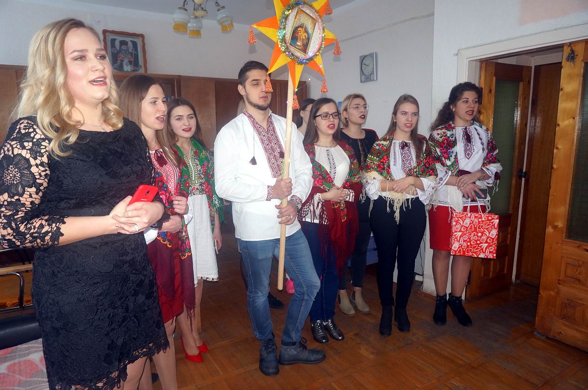 Колядки від лікарів-інтернів