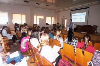Лікарі-інтерни знайомляться з Міжнародною класифікацією первинної медичної допомоги ІСРС-2 Лікарі-інтерни знайомляться з Міжнародною класифікацією первинної медичної допомоги ІСРС-2