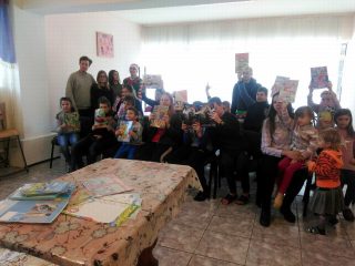 Волонтери в санаторії для дітей з батьками "Дачний" Волонтери в санаторії для дітей з батьками "Дачний"