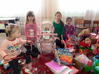 Подарунки від Волинського обласного благодійного фонду «Дитяча місія. Україна» Подарунки від Волинського обласного благодійного фонду «Дитяча місія. Україна»