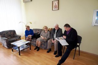 Зліва направо: Тетяна Віговська (член ОМНІ-мережі), Любов Євтушок (медичний директор ОМНІ-мережі), проф. Володимир Вертелецький, Сергій Ляшенко Зліва направо: Тетяна Віговська (член ОМНІ-мережі), Любов Євтушок (медичний директор ОМНІ-мережі), проф. Володимир Вертелецький, Сергій Ляшенко