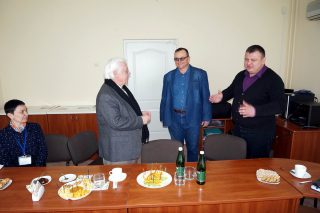 Зліва направо: Лариса Видиборець (координатор проекту "Катамнез" ВОДТМО), проф. Володимир Вертелецький, Олександр Зінчук (депутат Волинської обласної ради), Сергій Ляшенко Зліва направо: Лариса Видиборець (координатор проекту "Катамнез" ВОДТМО), проф. Володимир Вертелецький, Олександр Зінчук (депутат Волинської обласної ради), Сергій Ляшенко