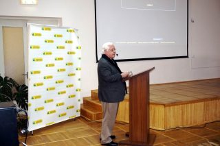 Виступає проф. В. Вертелецький Виступає проф. В. Вертелецький