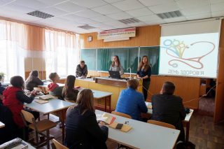 Лікарі інтерни ВОДМО в гостях у старшокласників 22 школи