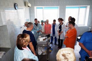 Представник BOWA-medical презентує нове обладнання хірургічному персоналу ВОДТМО