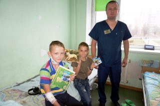 Тіна Кароль допомагає хворим діткам