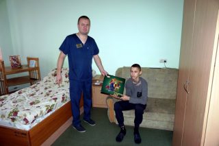 Тіна Кароль допомагає хворим діткам