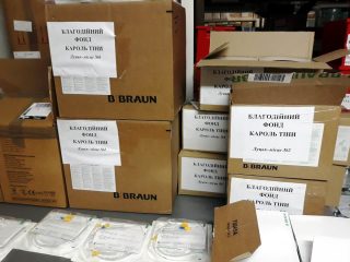 Тіна Кароль допомагає хворим діткам