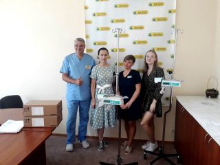 Допомога благодійників
